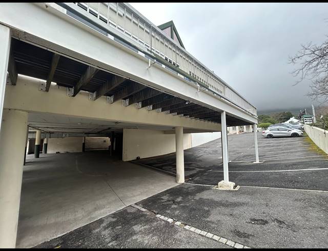 56M² BUILDING TO LET IN HOUT BAY CENTRAL